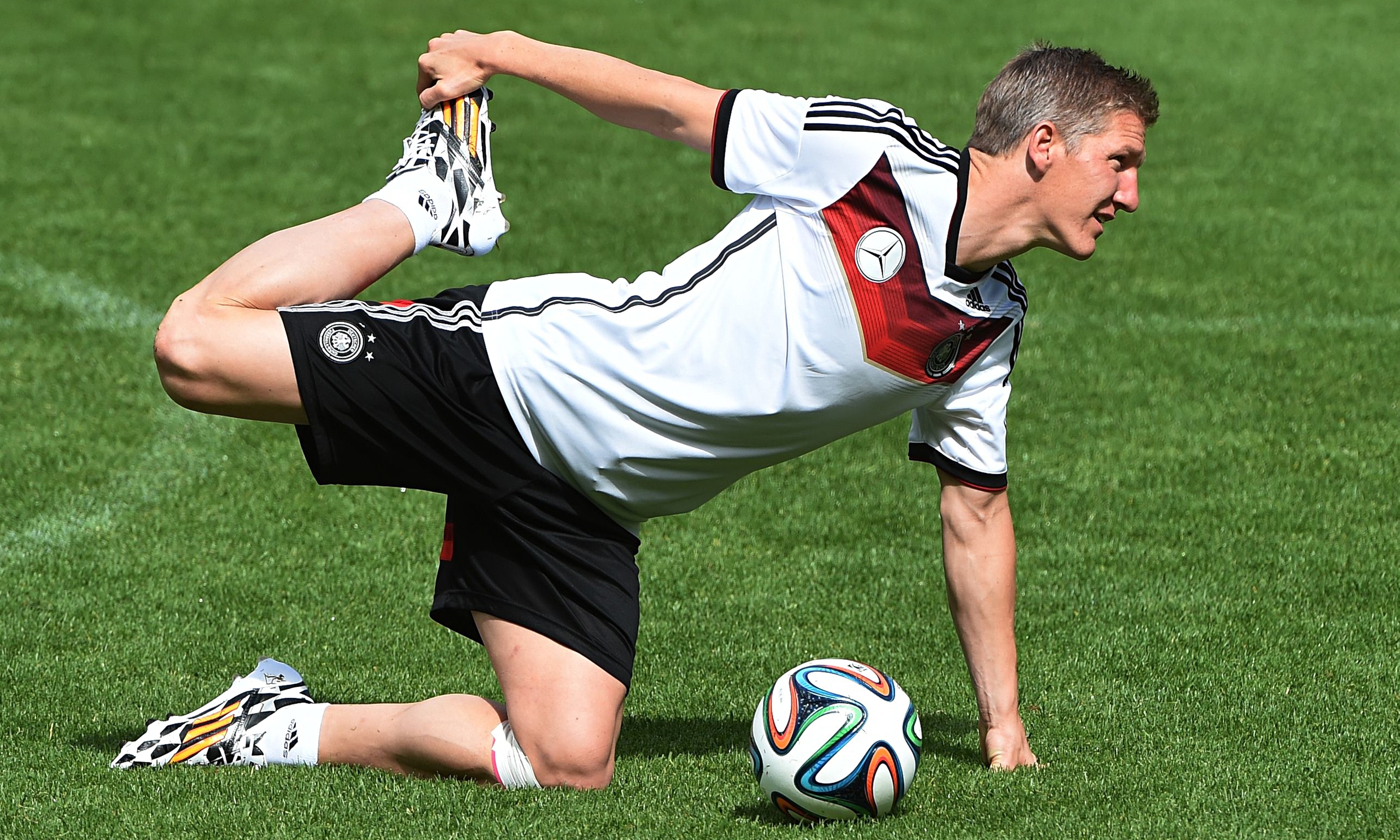 Know about Bastian Schweinsteiger Net and his career,achievements
